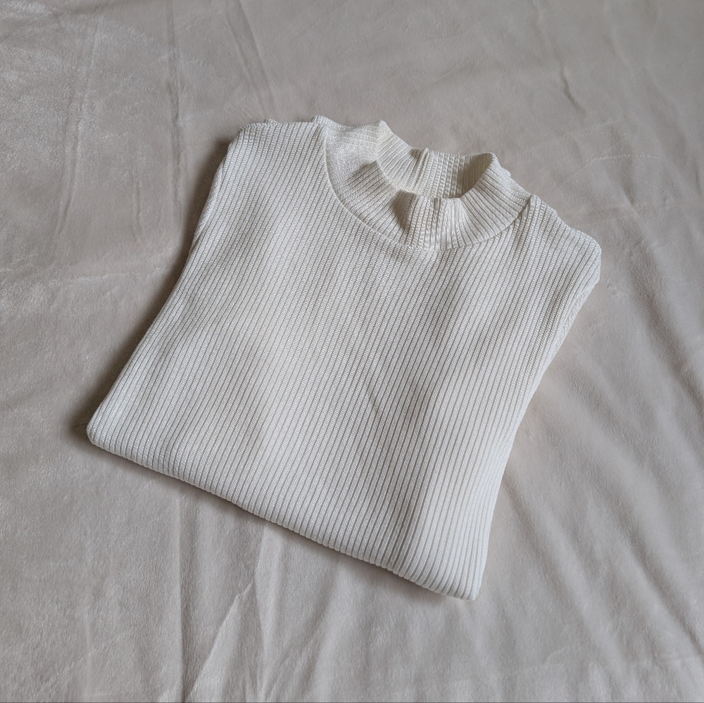 Uniqlo White Ribbed Mockneck Long Sleeve, Size S